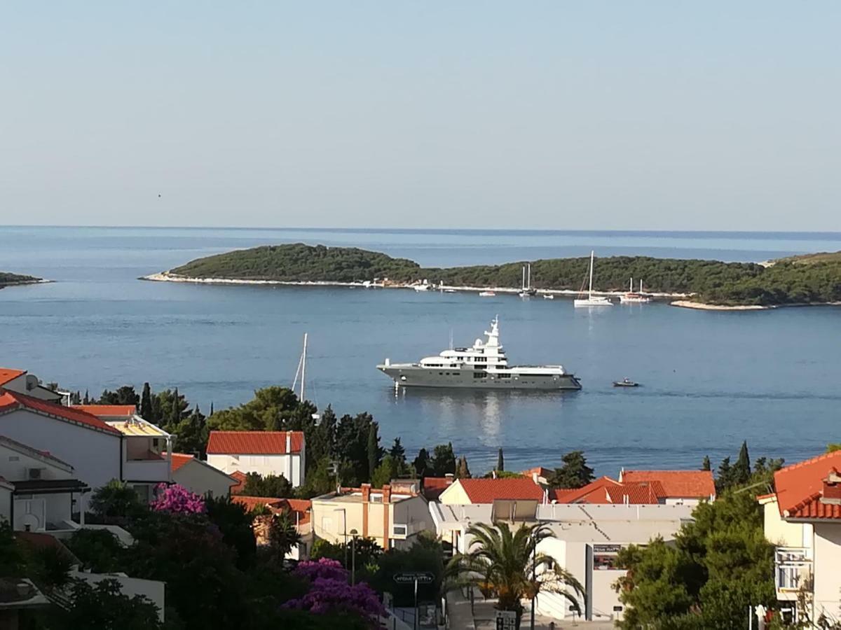 Apartments Lucic Hvar Town Exterior foto